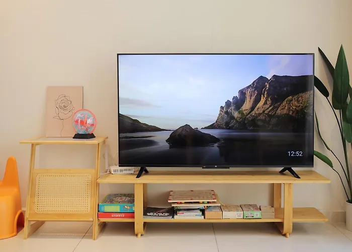 Kid-Loving Poolside Haven - 2Br - Netflix - Games